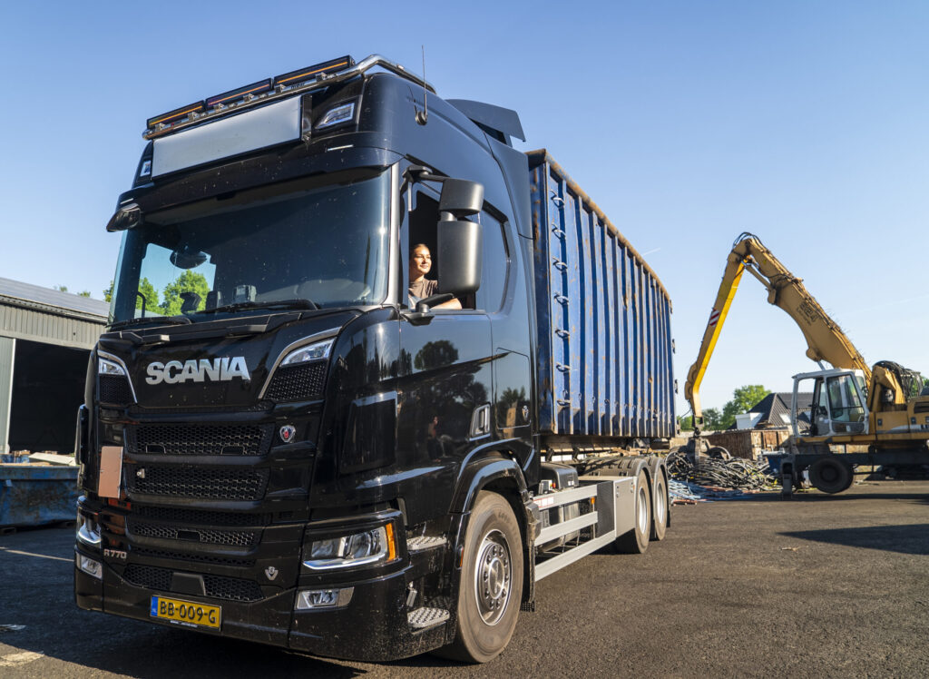 Vrachtwagen nieuw Verhoeven